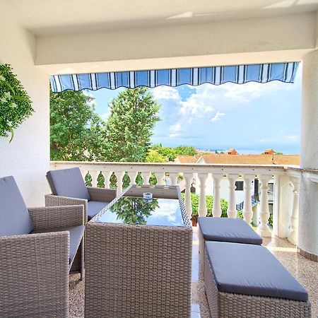 Apartment Jadran Malinska Exterior photo