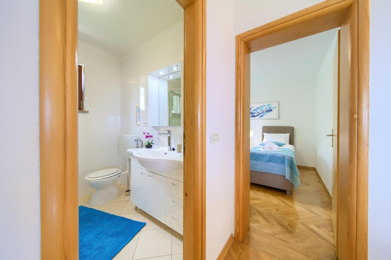 Apartment Jadran Malinska Exterior photo