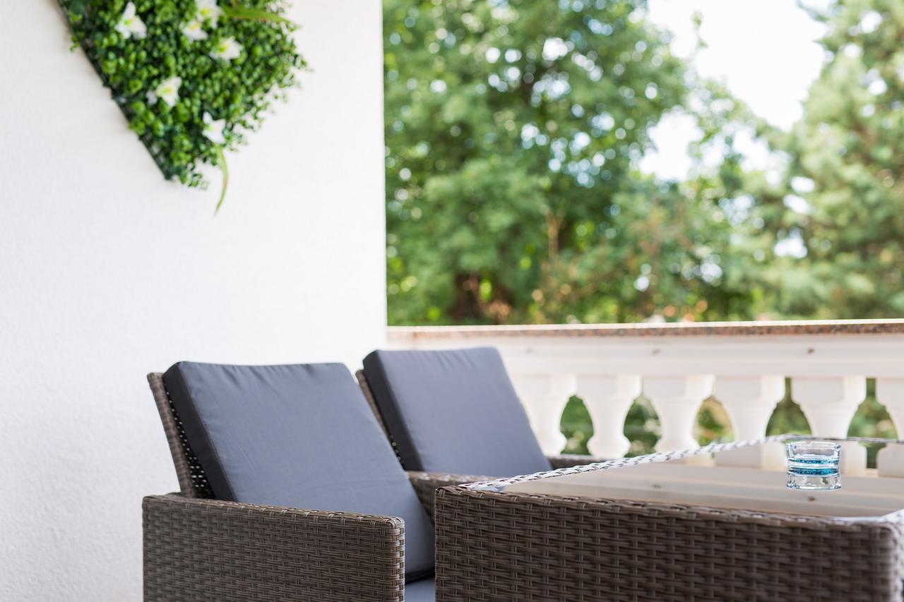 Apartment Jadran Malinska Exterior photo